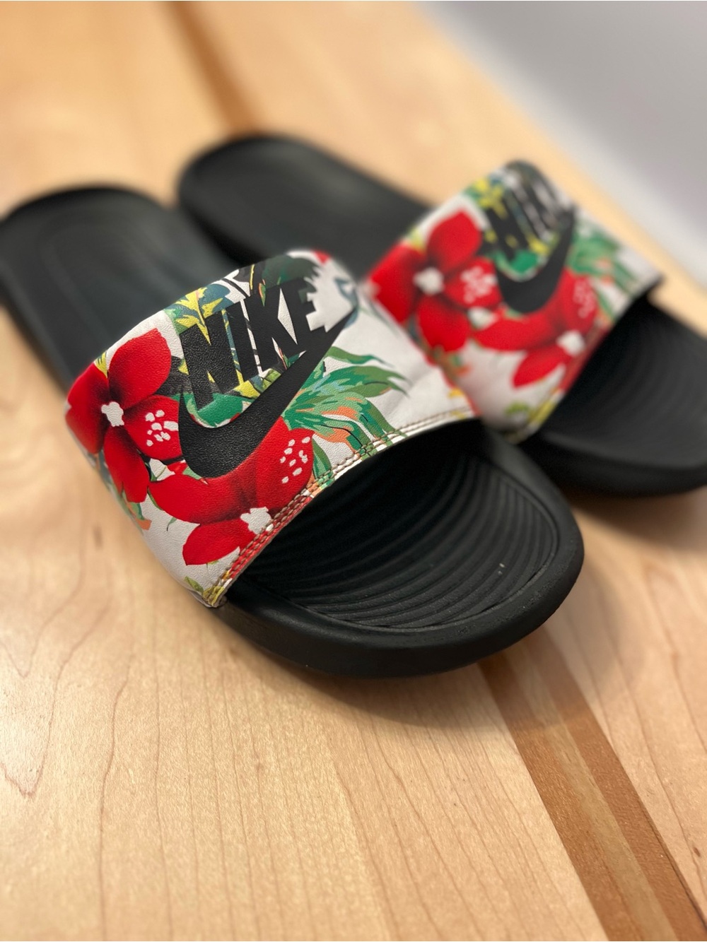 Nike Women's Victori One Print Slide Sandals - Size 9 - Floral